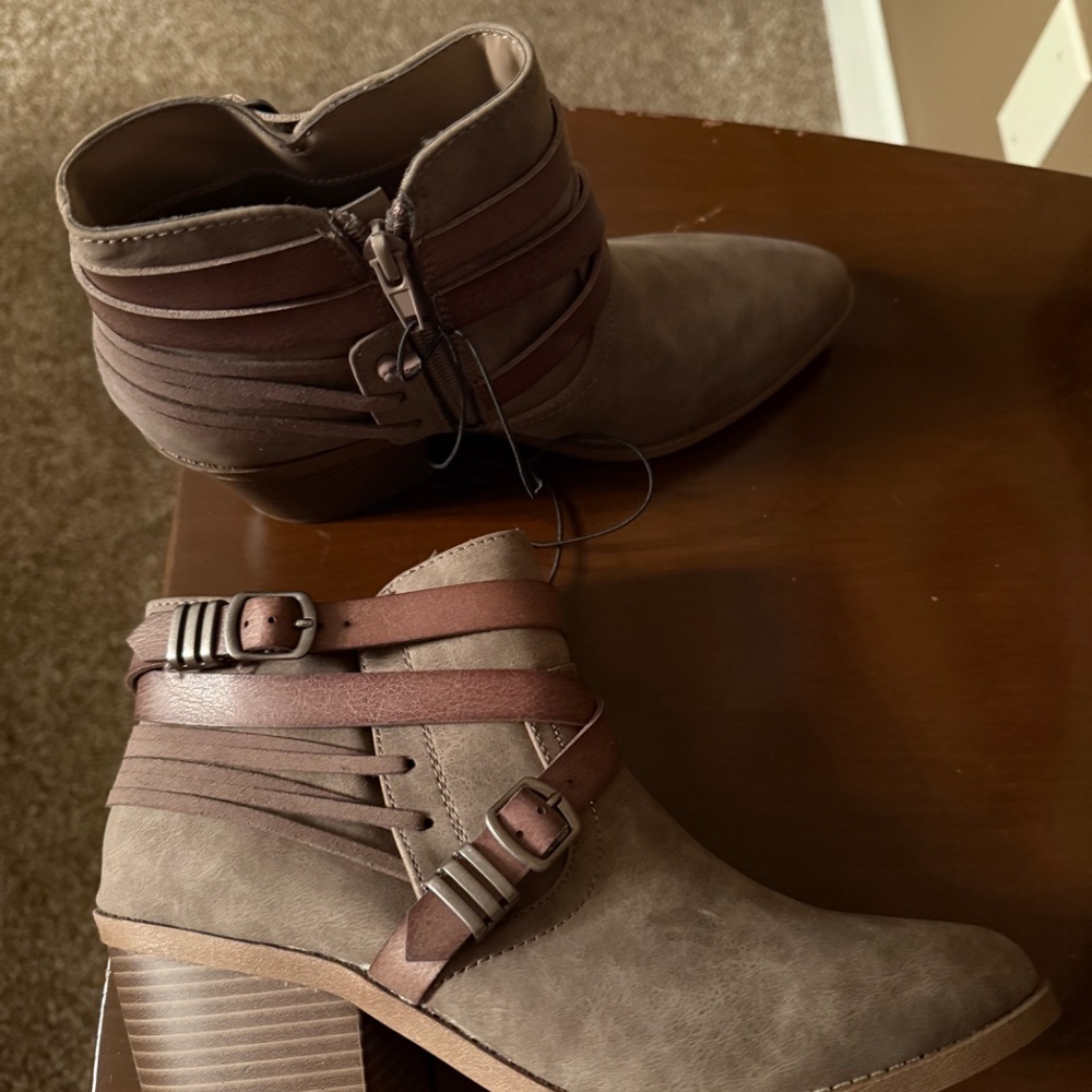 Boots - Picture 2 of 2